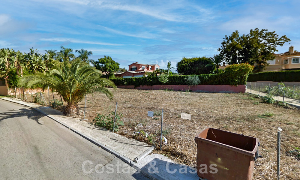 Villa de lujo modernista en venta a poca distancia de la playa en Guadalmina Baja, Marbella 42585