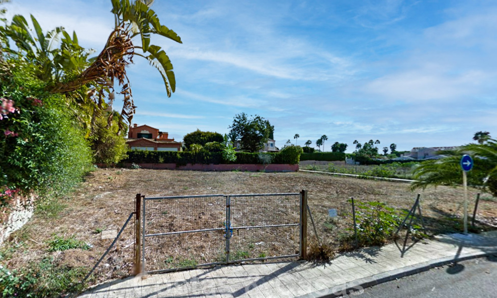 Villa de lujo modernista en venta a poca distancia de la playa en Guadalmina Baja, Marbella 42593