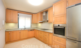 Gran apartamento en venta con preciosas vistas al mar en Benahavis - Marbella 42337 