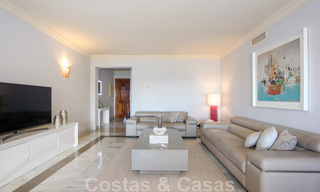 Gran apartamento en venta con preciosas vistas al mar en Benahavis - Marbella 42354 