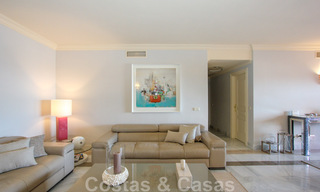 Gran apartamento en venta con preciosas vistas al mar en Benahavis - Marbella 42357 
