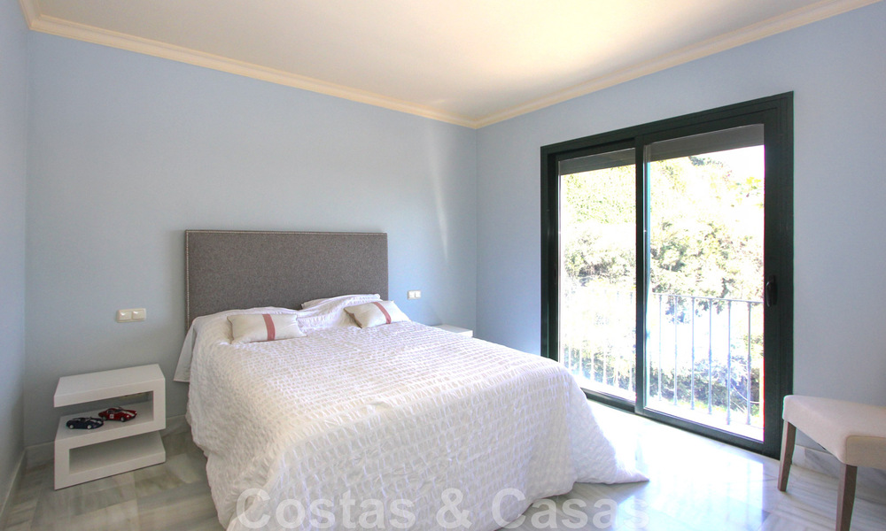 Gran apartamento en venta con preciosas vistas al mar en Benahavis - Marbella 42358