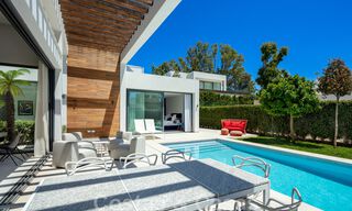Moderna villa en venta en una comunidad entre Marbella y Estepona 42420 
