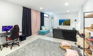 Moderna villa en venta en una comunidad entre Marbella y Estepona 42432 