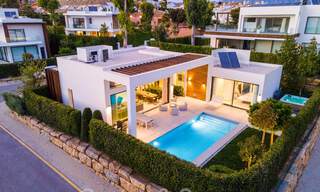 Moderna villa en venta en una comunidad entre Marbella y Estepona 42434 