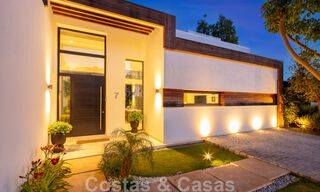 Moderna villa en venta en una comunidad entre Marbella y Estepona 42442 