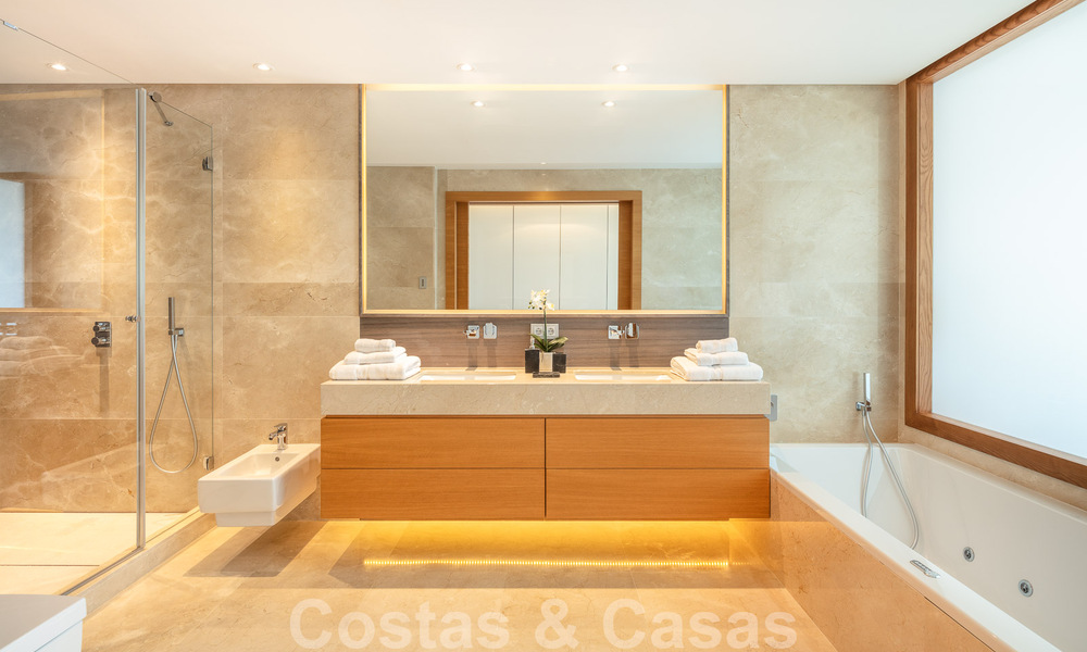 Espectacular y moderno ático en venta con impresionantes vistas al mar en la codiciada Sierra Blanca, en la Milla de Oro de Marbella 51502