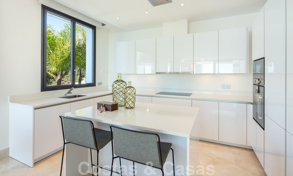 Espectacular y moderno ático en venta con impresionantes vistas al mar en la codiciada Sierra Blanca, en la Milla de Oro de Marbella 51514