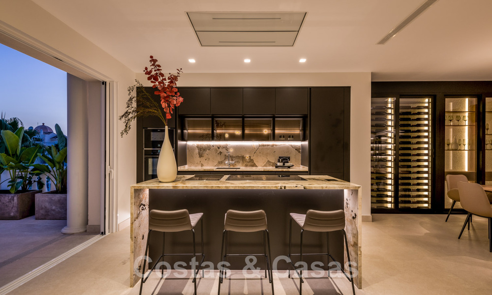 ¡Oportunidad! Ático de lujo en primera línea de playa en venta en Las Dunas Park, Marbella - Estepona 43693