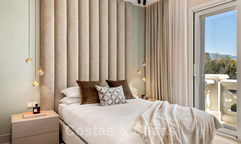 ¡Oportunidad! Ático de lujo en primera línea de playa en venta en Las Dunas Park, Marbella - Estepona 43721