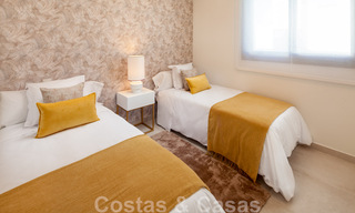 Listos para entrar a vivir. Últimos 2 áticos en venta de estilo moderno en un nuevo complejo en la Nueva Milla de Oro entre Marbella y Estepona 42535 