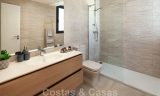 Listos para entrar a vivir. Últimos 2 áticos en venta de estilo moderno en un nuevo complejo en la Nueva Milla de Oro entre Marbella y Estepona 42536 