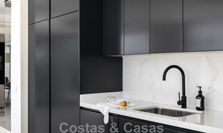 Villa mediterránea contemporánea de lujo en venta con vistas al valle del golf en Nueva Andalucía - Marbella 42799 