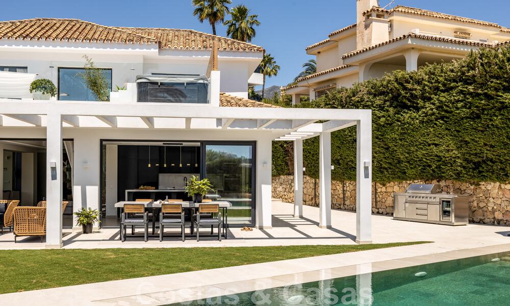 Villa mediterránea contemporánea de lujo en venta con vistas al valle del golf en Nueva Andalucía - Marbella 42802