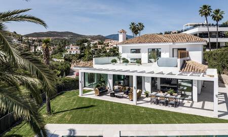 Villa mediterránea contemporánea de lujo en venta con vistas al valle del golf en Nueva Andalucía - Marbella 42825