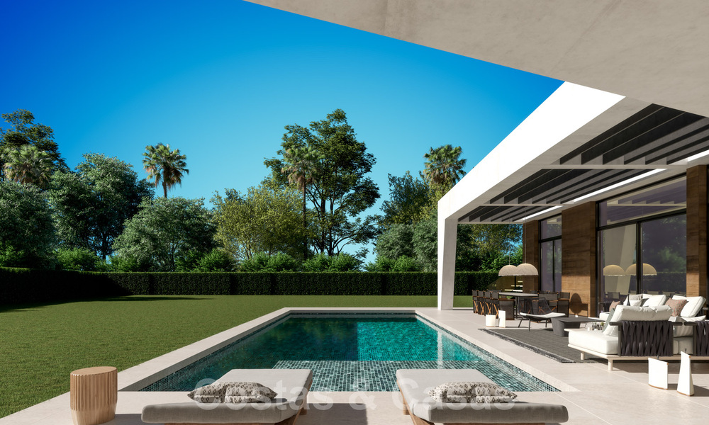 Se vende villa de diseño sobre plano, con solárium, a poca distancia de la playa en la elegante Guadalmina Baja en Marbella 42581