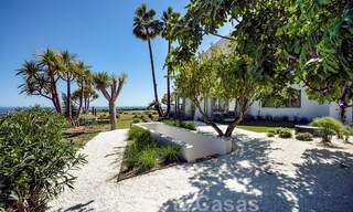 Prestigiosa villa de lujo de estilo mediterráneo en venta con impresionantes vistas panorámicas al mar en Benahavis - Marbella 43450 