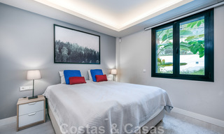 Moderno apartamento con jardín de alta calidad en venta con 3 dormitorios y vistas panorámicas al mar en el corazón de Nueva Andalucía en Marbella 42862 