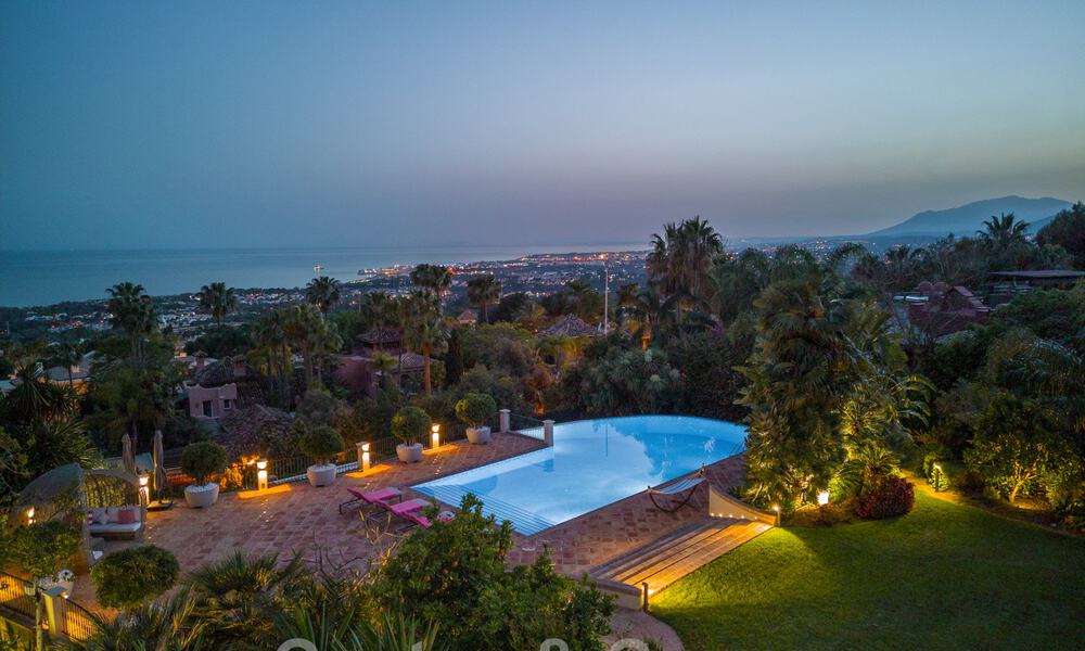 Fenomenal villa tradicional de lujo en venta en una gran parcela con vistas panorámicas al mar, situada en Sierra Blanca en la Milla de Oro de Marbella 42914
