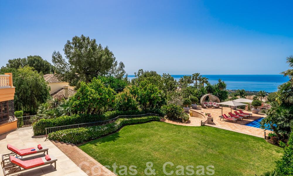 Fenomenal villa tradicional de lujo en venta en una gran parcela con vistas panorámicas al mar, situada en Sierra Blanca en la Milla de Oro de Marbella 42921