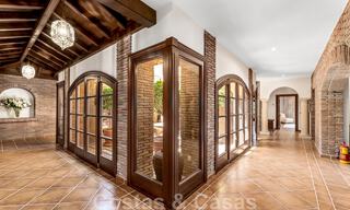 Fenomenal villa tradicional de lujo en venta en una gran parcela con vistas panorámicas al mar, situada en Sierra Blanca en la Milla de Oro de Marbella 42929 