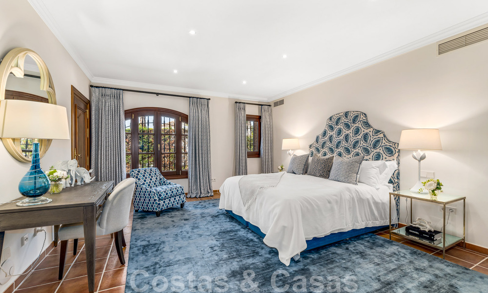 Fenomenal villa tradicional de lujo en venta en una gran parcela con vistas panorámicas al mar, situada en Sierra Blanca en la Milla de Oro de Marbella 42932