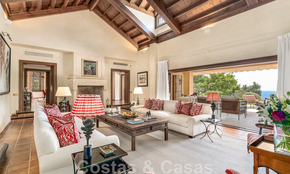 Fenomenal villa tradicional de lujo en venta en una gran parcela con vistas panorámicas al mar, situada en Sierra Blanca en la Milla de Oro de Marbella 42935