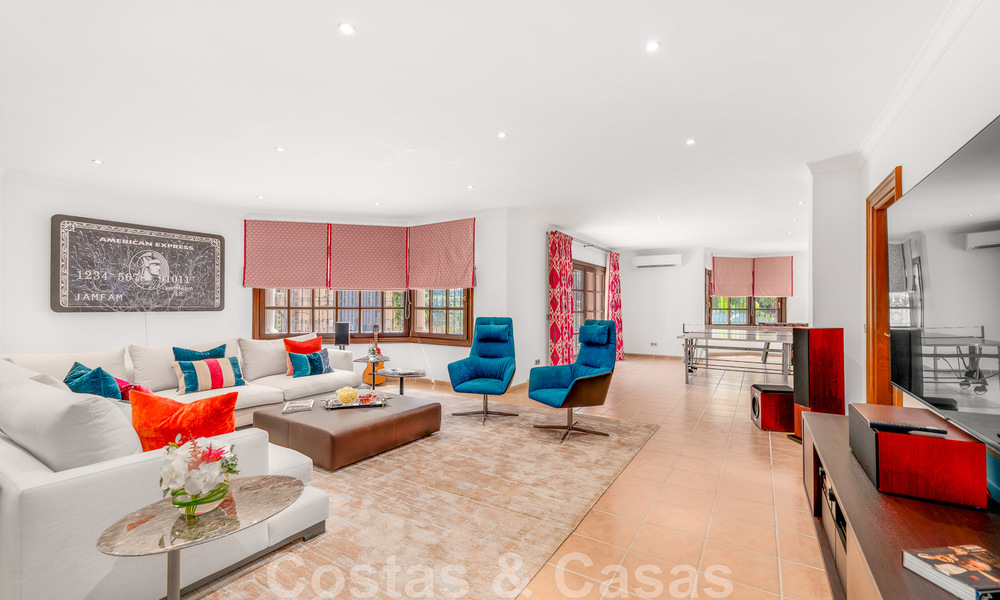 Fenomenal villa tradicional de lujo en venta en una gran parcela con vistas panorámicas al mar, situada en Sierra Blanca en la Milla de Oro de Marbella 42939