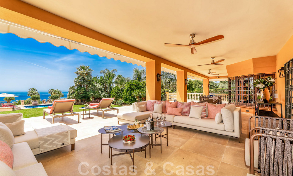 Fenomenal villa tradicional de lujo en venta en una gran parcela con vistas panorámicas al mar, situada en Sierra Blanca en la Milla de Oro de Marbella 42944