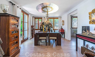 Se vende romántica villa familiar de estilo clásico, en una de las zonas residenciales más exclusivas y privilegiada de la Milla de Oro de Marbella 43015 