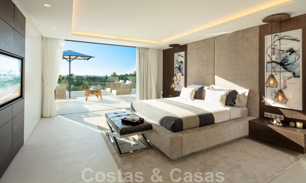 Hermosa y contemporánea villa en venta en el corazón del valle del golf de Nueva Andalucía en Marbella 43038
