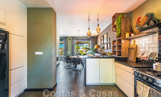 Villa contemporánea y energéticamente eficiente en venta con vistas al mar en una deseable comunidad residencial cerca de Río Real y Marbella ciudad 43237 
