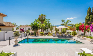 Villa contemporánea y energéticamente eficiente en venta con vistas al mar en una deseable comunidad residencial cerca de Río Real y Marbella ciudad 43249 