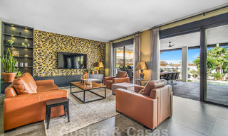 Villa contemporánea y energéticamente eficiente en venta con vistas al mar en una deseable comunidad residencial cerca de Río Real y Marbella ciudad 57724 
