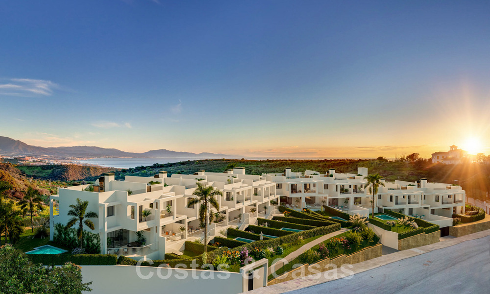 Nuevas y contemporáneas casas adosadas en venta con impresionantes vistas al mar en Manilva, en la Costa del Sol 43326