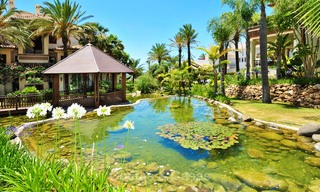 Apartamentos en venta en primera línea de mar en Los Monteros Playa, Marbella 21642 
