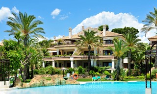 Apartamentos en venta en primera línea de mar en Los Monteros Playa, Marbella 21647 
