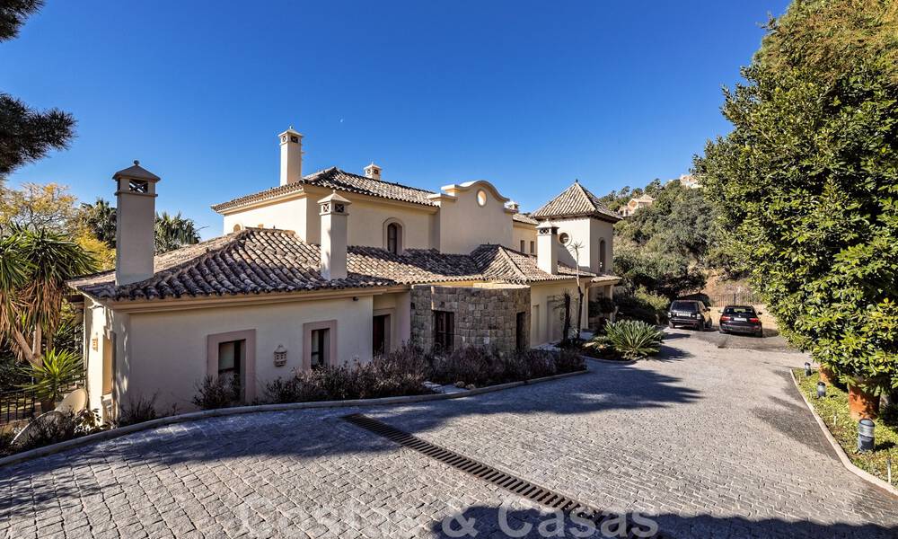 Amplia villa mediterránea en venta con vistas al mar en el complejo La Zagaleta en Marbella - Benahavis 43965