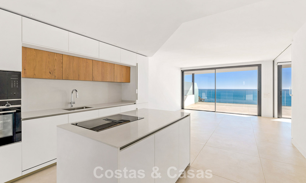 Apartamentos en venta, en una ubicación privilegiada con vistas al mar entre Benalmádena y Fuengirola - Costa del Sol 804949