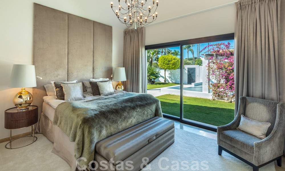 Villa de lujo en venta de estilo mediterráneo, en una urbanización segura a poca distancia de todos los servicios en Nueva Andalucía, Marbella 43650