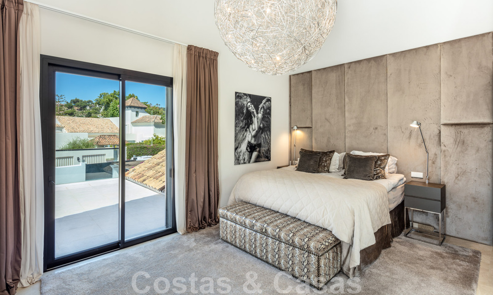 Villa de lujo en venta de estilo mediterráneo, en una urbanización segura a poca distancia de todos los servicios en Nueva Andalucía, Marbella 43654