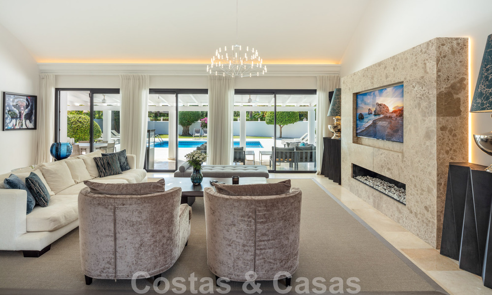 Villa de lujo en venta de estilo mediterráneo, en una urbanización segura a poca distancia de todos los servicios en Nueva Andalucía, Marbella 43657