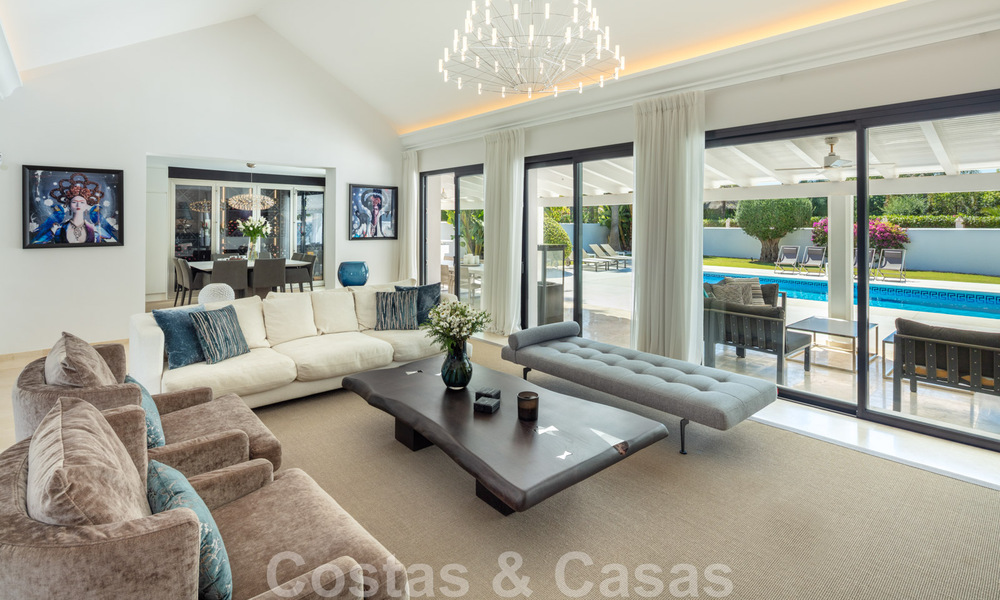 Villa de lujo en venta de estilo mediterráneo, en una urbanización segura a poca distancia de todos los servicios en Nueva Andalucía, Marbella 43658
