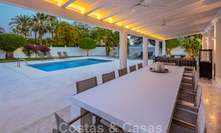Villa de lujo en venta de estilo mediterráneo, en una urbanización segura a poca distancia de todos los servicios en Nueva Andalucía, Marbella 43676 