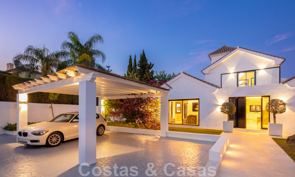 Villa de lujo en venta de estilo mediterráneo, en una urbanización segura a poca distancia de todos los servicios en Nueva Andalucía, Marbella 43679
