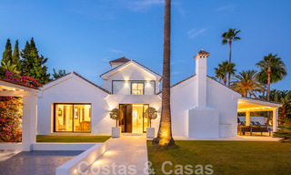 Villa de lujo en venta de estilo mediterráneo, en una urbanización segura a poca distancia de todos los servicios en Nueva Andalucía, Marbella 43680 