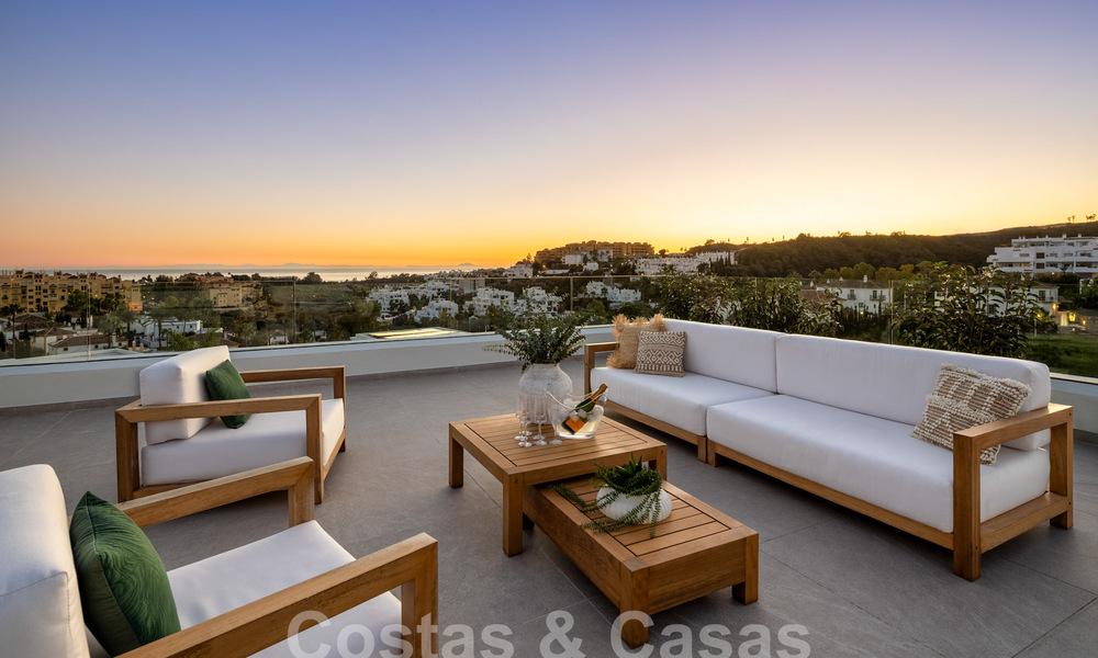 Espectaculares villas de lujo en venta de arquitectura contemporánea situadas en un resort de golf en la Nueva Milla de Oro entre Marbella y Estepona 63157