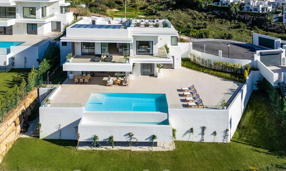 Espectaculares villas de lujo en venta de arquitectura contemporánea situadas en un resort de golf en la Nueva Milla de Oro entre Marbella y Estepona 63161