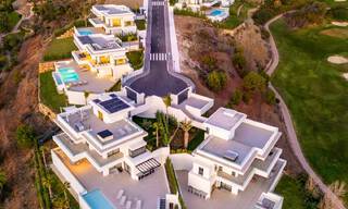 Espectaculares villas de lujo en venta de arquitectura contemporánea situadas en un resort de golf en la Nueva Milla de Oro entre Marbella y Estepona 63165 