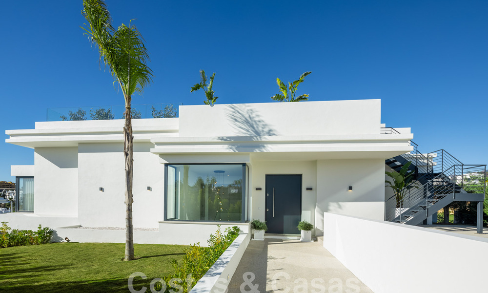 Espectaculares villas de lujo en venta de arquitectura contemporánea situadas en un resort de golf en la Nueva Milla de Oro entre Marbella y Estepona 63169